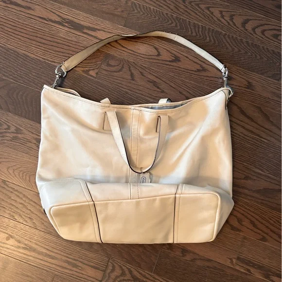 Coach Cream Shoulder Bag - Picture 2 of 7
